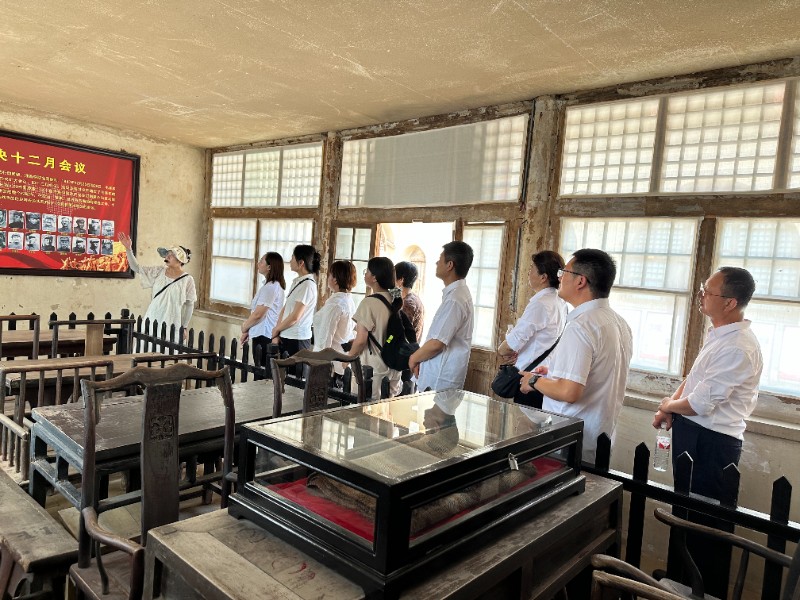 追寻红色足迹 汲取奋进力量——陕西有色驼城建设有限公司党支部参观杨家沟革命纪念馆