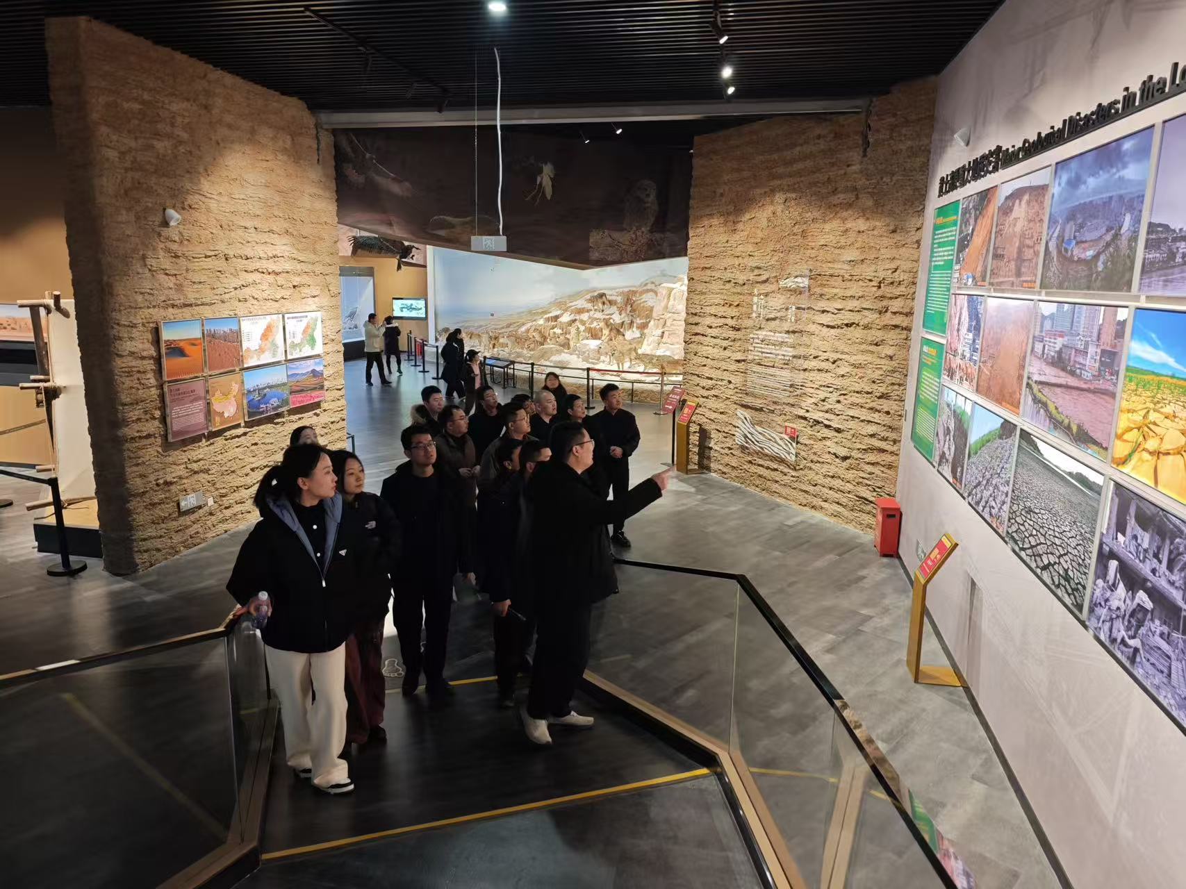 麻黄梁地质公园户外徒步活动