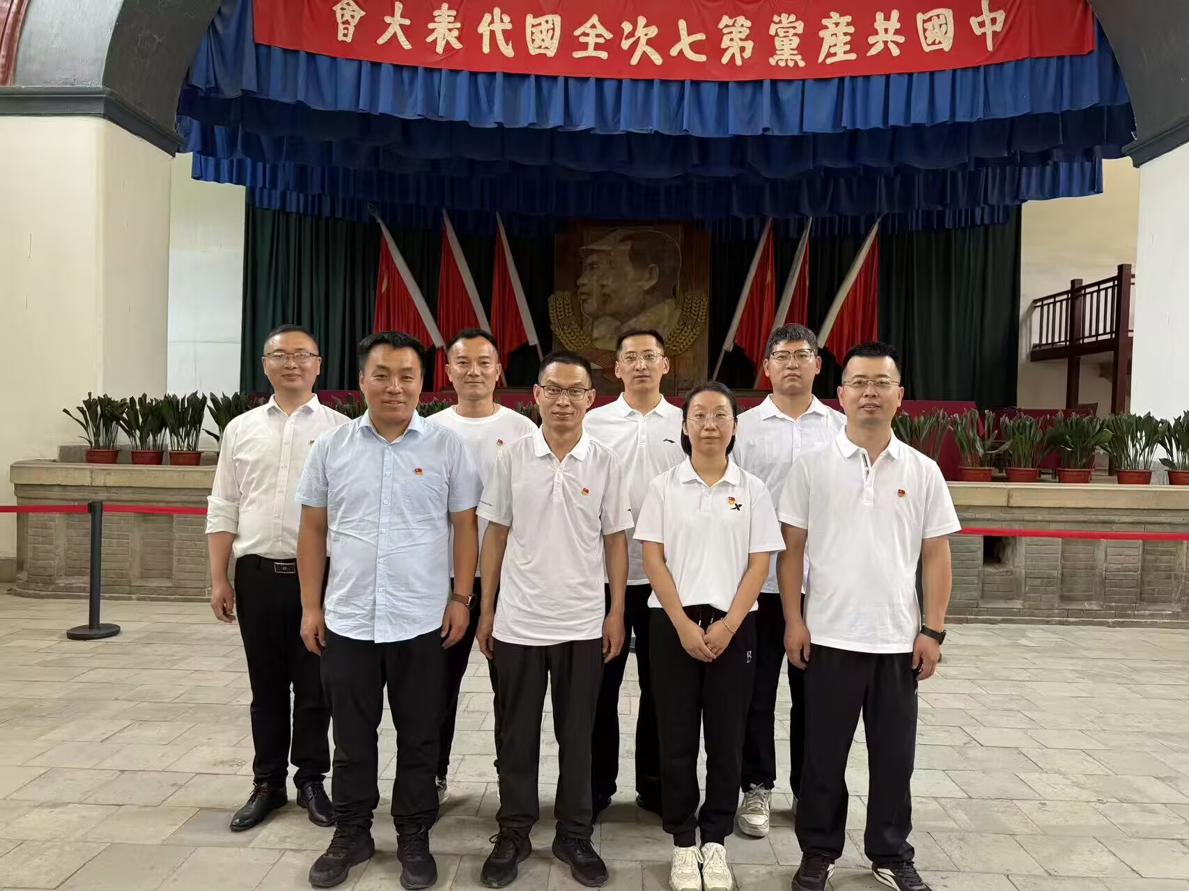 支部党员开参加“追寻红色足迹，树立正确政绩观”红色主题教育