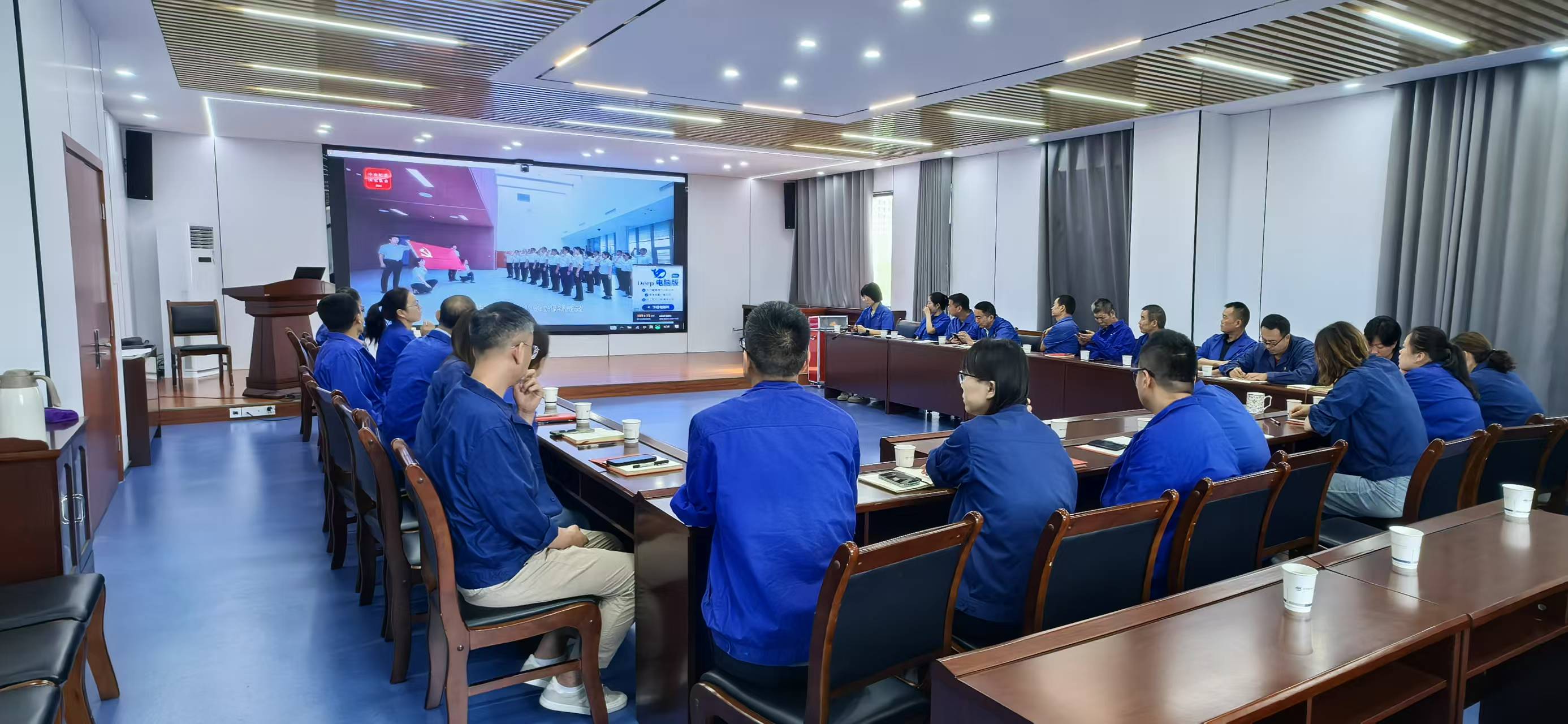 观看视频《八项规定改变中国》，进一步学深悟透中央八项规定及其实施细则精神。