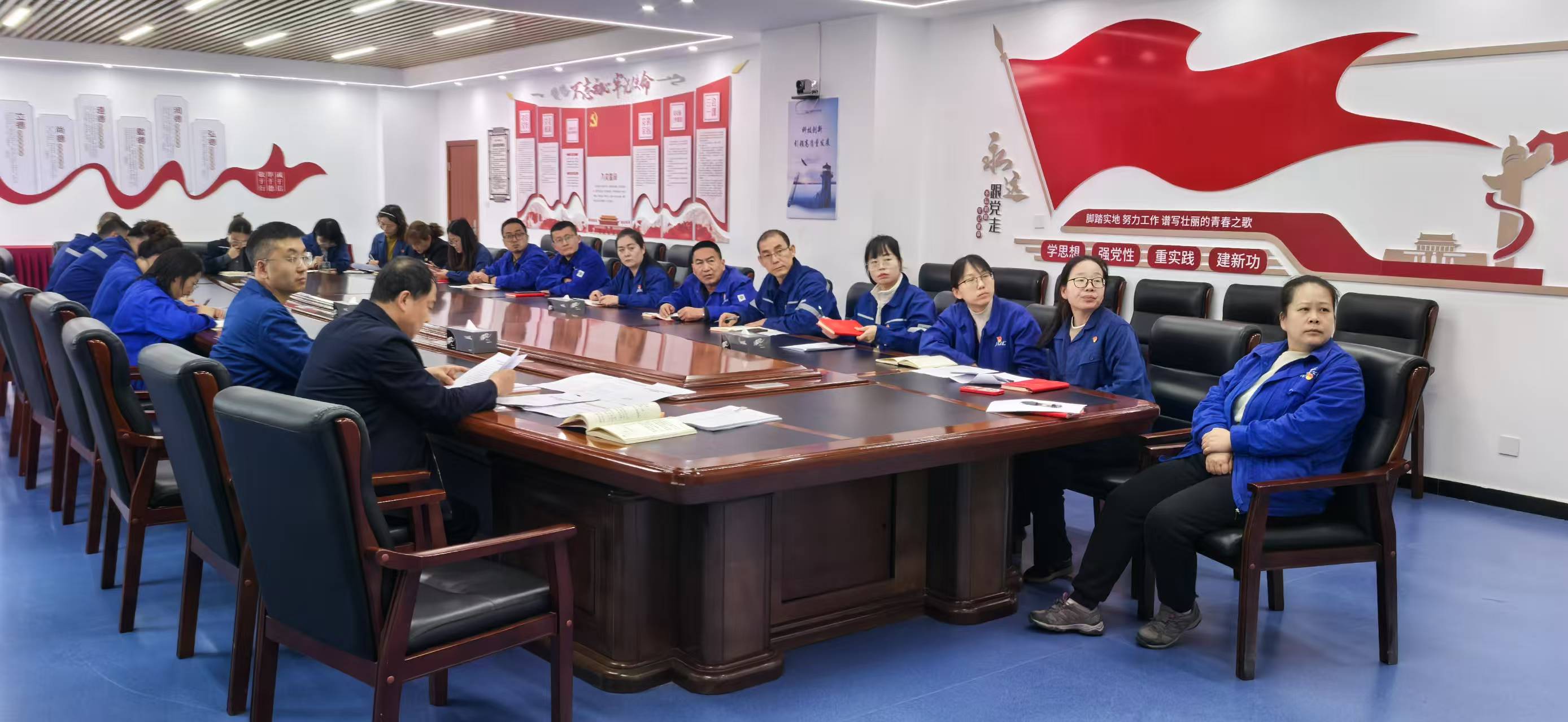 组织全体党员警示教育片《反腐为了人民》，第二集风腐同查同治专题学习。