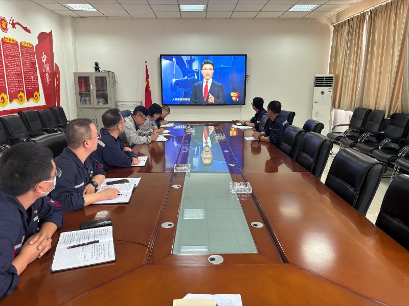 学习榜样精神，汲取奋进力量