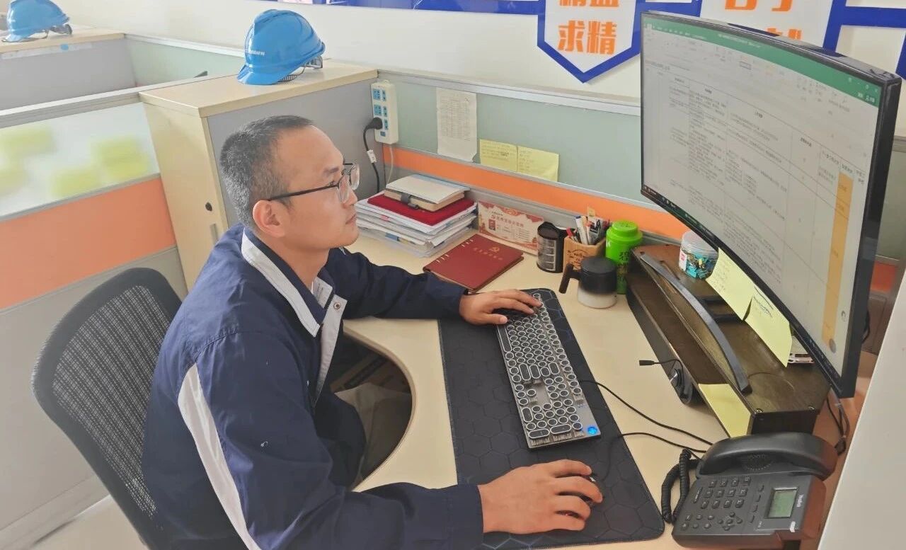 先锋风采|优秀党务工作者王越龙：“党旗红”引领“业务强”
