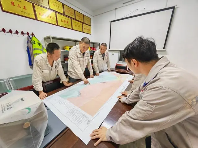 支部攻坚“啃硬骨” 党员创新“挑大梁”——山阳秦鼎公司党支部克难创新促发展