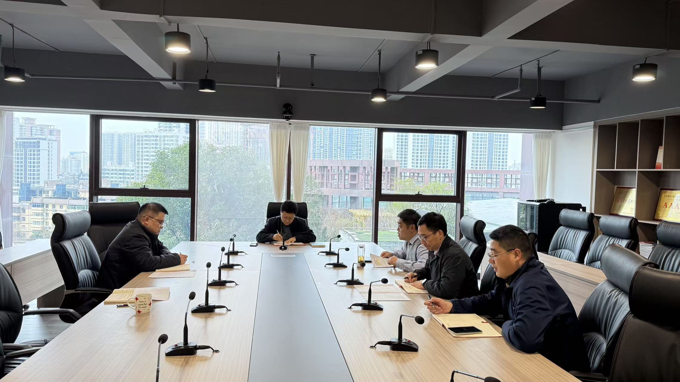 树立和践行正确政绩观主题党日学习